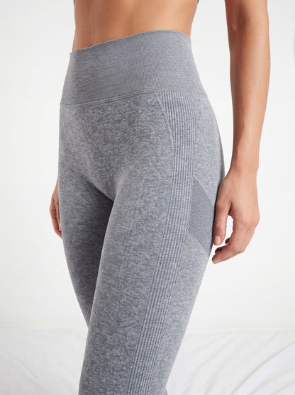 Gray scrunch butt leggings
